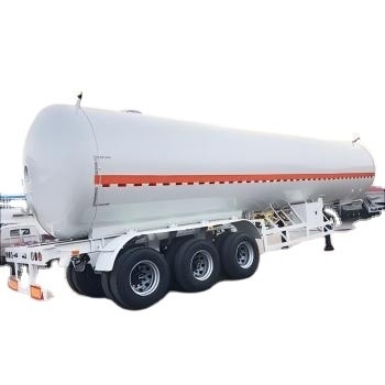 The latest process design of CIMC is a three-axis liquid medium semi-trailer made of high-strength steel.
