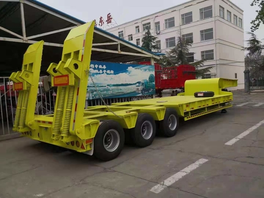 Steel Or Aluminum Tri-axle 40/45/50/60 Tons Heavy-duty Transport Vehicle Low Flatbed Semi Trailer