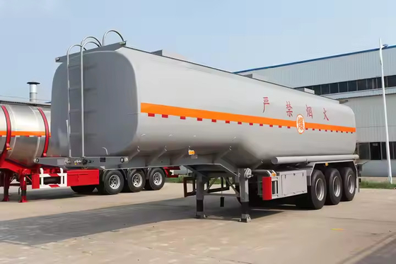 Oil Fuel Tank Truck Sinotruk Fuel Tanker Truck 8*4 35000liters Fuel Tanker Truck
